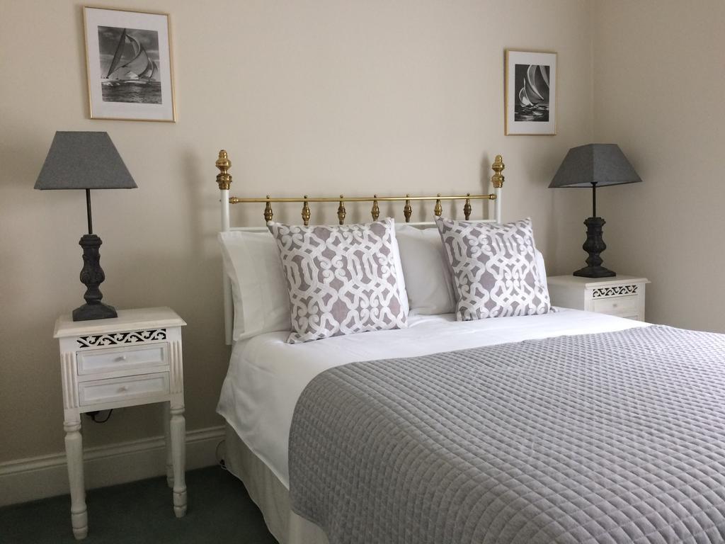 Little Manor Bed & Breakfast Челтнъм Екстериор снимка
