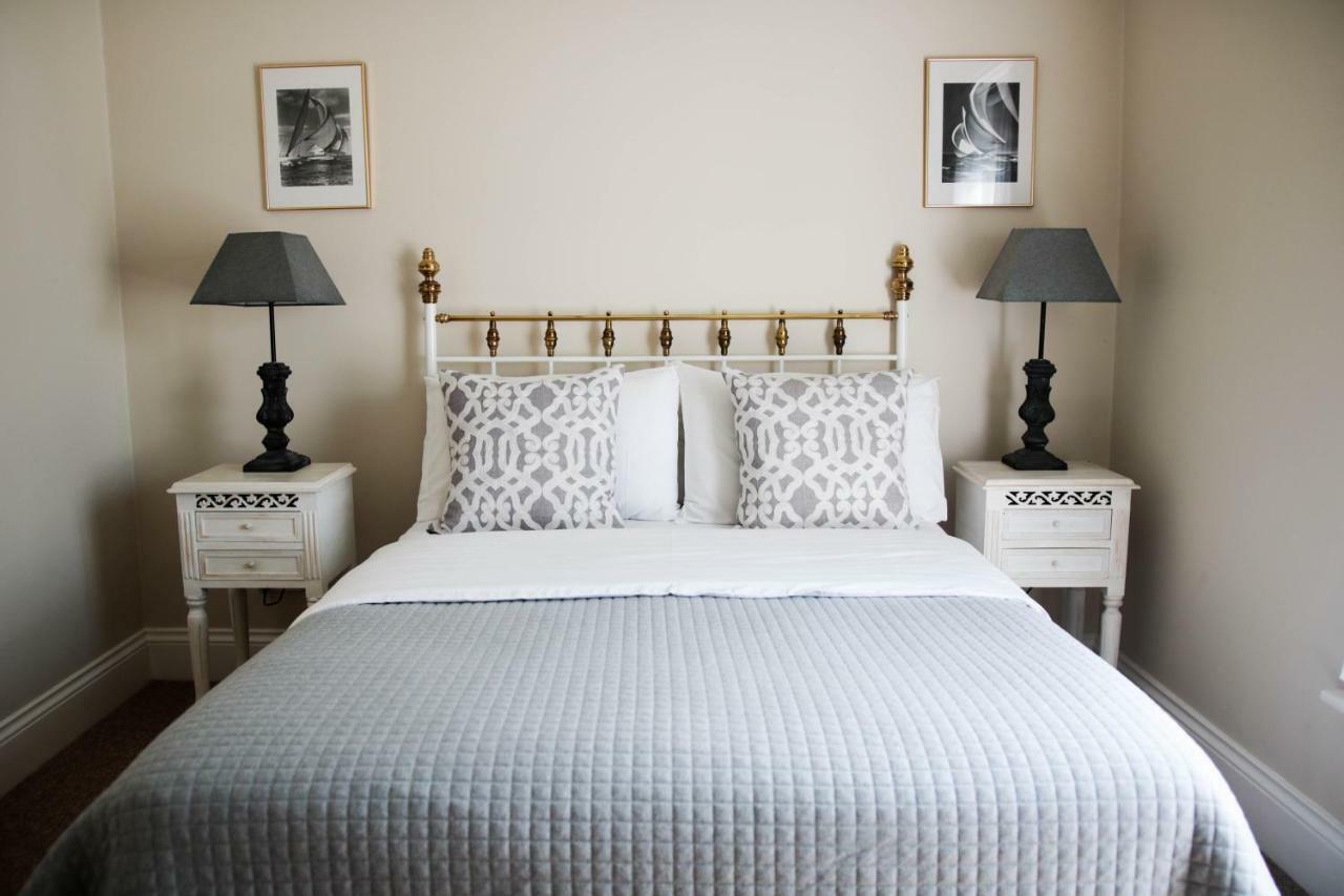 Little Manor Bed & Breakfast Челтнъм Екстериор снимка